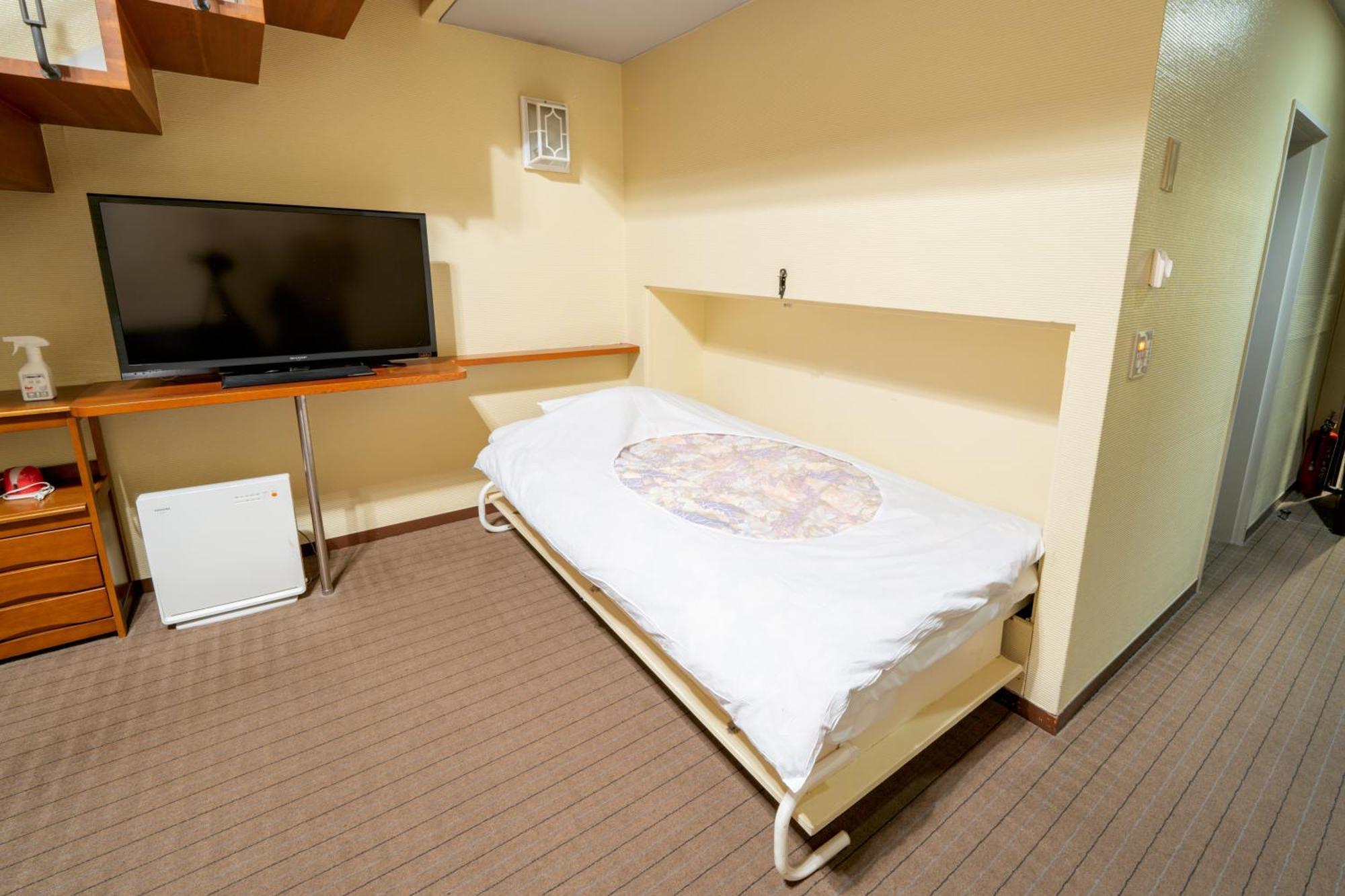富士祥栄会館 Otel Oyama  Oda fotoğraf